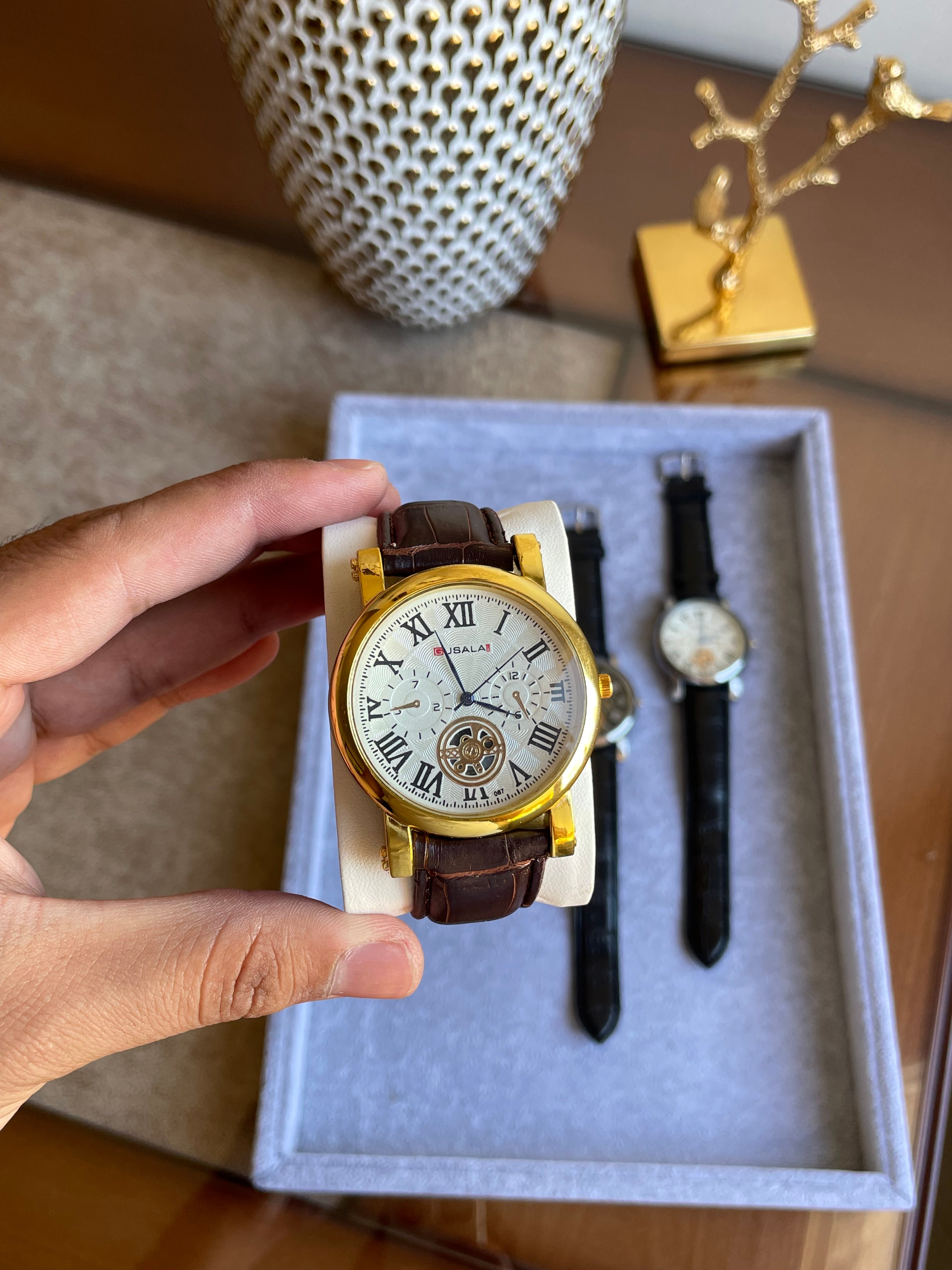 ساعة ⌚️ كلاسيكية 💫